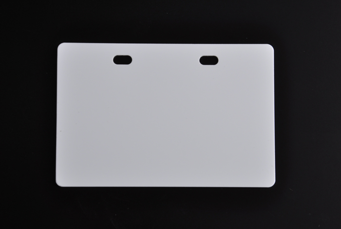 PVC標(biāo)牌60*90mm雙孔，可打印標(biāo)牌